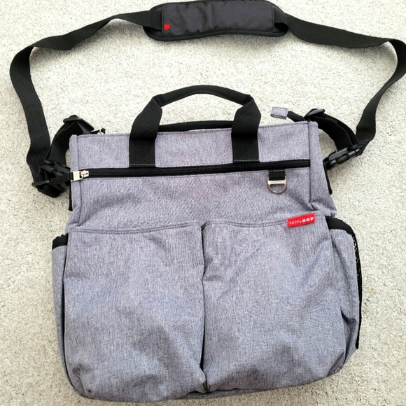 Skip Hop Handbags - ✨SKIP HOP Duo Signature Diaper Bag- Heather Grey✨